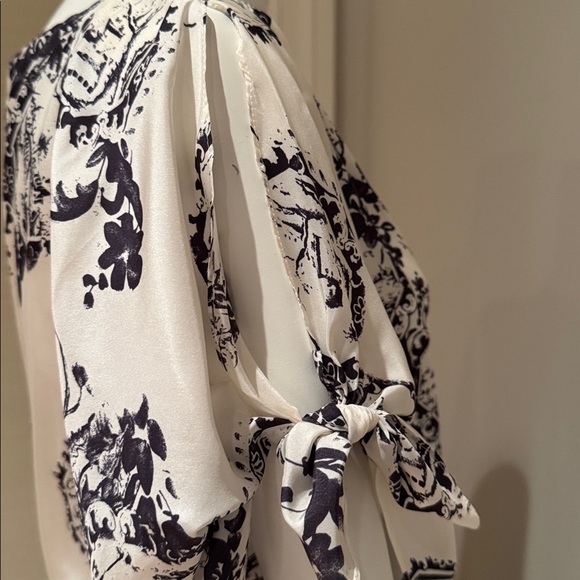 HANII Y. SILK WHITE WITH BLACK EUROPEAN PRINT MINI W/BOW DETAILS MADE IN KOREA 4 - Picture 9 of 16